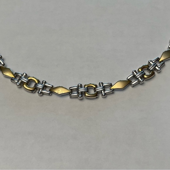 7.5” Vintage Two-Tone Silver and Gold Metal Bracelet - Picture 8 of 8